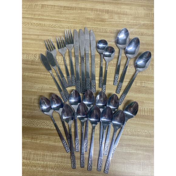 Set Of 26 Pieces Customcraft Stainless Flatware Fleur De Lis Made In Taïwan - Picture 1 of 8
